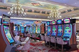 Valorant esports match interface and live-dealer tables on angka petir